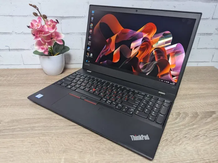 Ноутбук Б-клас Lenovo ThinkPad T570 / 15.6" (1920x1080) TN / Intel Core i7-6600U (2 (4) ядра по 2.6 - 3.4 GHz) / 16 GB DDR4 / 256 GB SSD / nVidia GeForce 940MX, 2 GB GDDR5, 64-bit / WebCam б/в - зображення 4