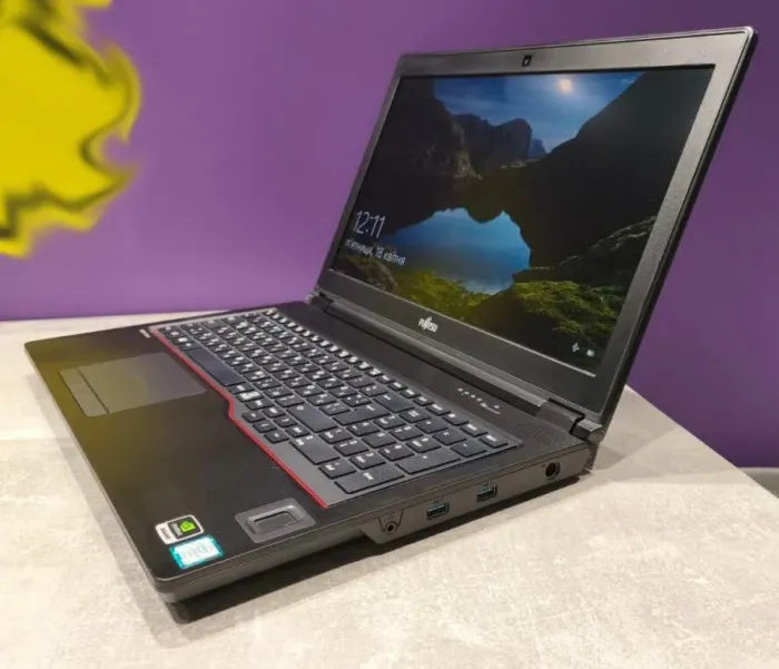 Мобільна робоча станція Fujitsu Celsius H780 / 15.6" (1920x1080) IPS / Intel Core i7-8750H (6 (12) ядер по 2.2 - 4.1 GHz) / 32 GB DDR4 / 512 GB SSD / nVidia Quadro P2000, 4 GB GDDR5, 128-bit / WebCam / 4G б/в - зображення 4