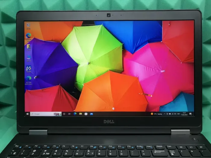 Ноутбук Б-клас Dell Latitude E5570 / 15.6" IPS / Intel Core i5-6440HQ (4 ядра по 2.6-3.5GHz) / 8GB DDR4 / 256GB SSD M.2 / HD Graphics 530 / WebCam / HDMI / Win 10 б/в - зображення 3