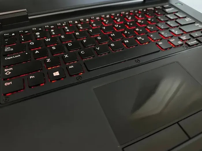 Захищений ноутбук Dell Latitude 5414 Rugged / 14" (1920x1080) IPS Touch / Intel Core i5-6300U (2 (4) ядра по 2.4 - 3.0 GHz) / 8 GB DDR4 / 256 GB SSD / Intel HD Graphics 520 / WebCam б/в - зображення 3