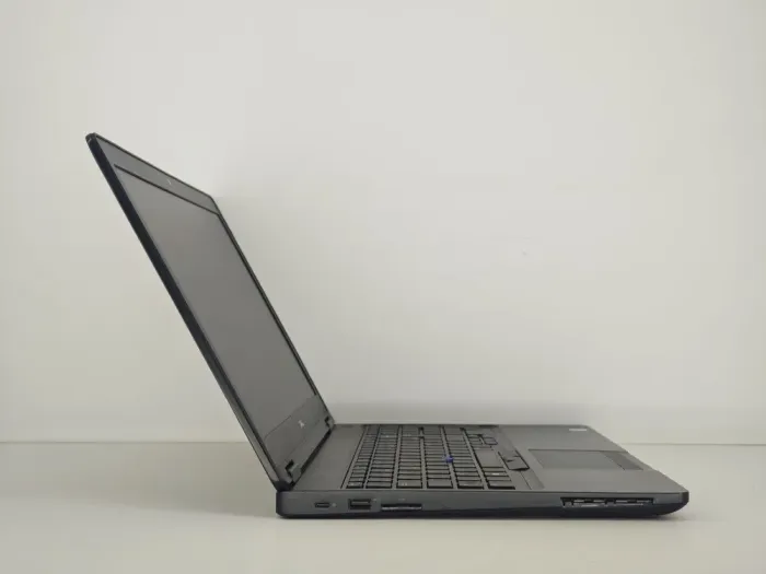 Ноутбук Б-клас Dell Latitude 5580 / 15.6" (1920x1080) IPS / Intel Core i5-6300U (2 (4) ядра по 2.4 - 3.0 GHz) / 8 GB DDR4 / 256 GB SSD / Intel HD Graphics 520 / WebCam б/в - зображення 4