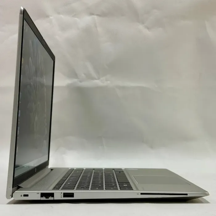 Ультрабук Б-клас HP ProBook 650 G8 / 15.6" (1920x1080) IPS / Intel Core i5-1135G7 (4 (8) ядра по 2.4 - 4.2 GHz) / 16 GB DDR4 / 256 GB SSD / Intel Iris Xe Graphics / WebCam / Windows 11 Pro б/в - зображення 5