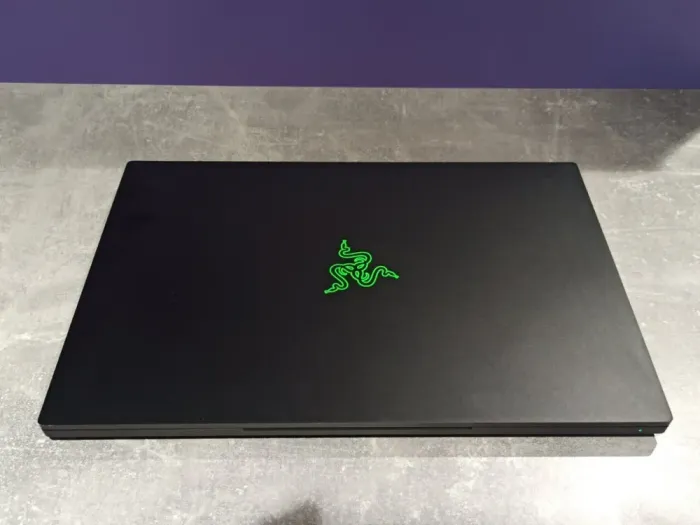 Ігровий ноутбук Razer Blade 15 RZ09-02887N91 / 15.6" (1920x1080) IPS / Intel Core i7-8750H (6 (12) ядер по 2.2 - 4.1 GHz) / 32 GB DDR4 / 960 GB SSD / nVidia GeForce RTX 2070 Max-Q, 8 GB GDDR6, 256-bit / WebCam б/в - зображення 5