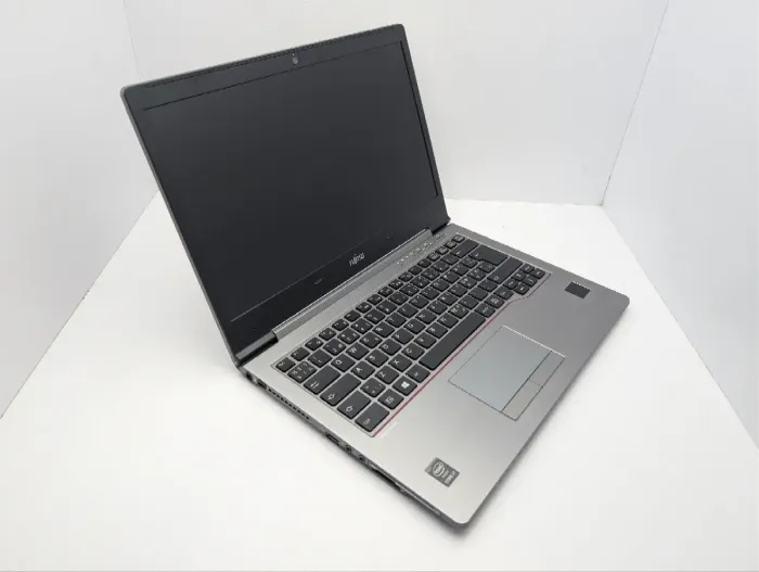 Ноутбук Fujitsu LifeBook U745 / 14" (1920x1080) IPS / Intel Core i7-5600U (2 (4) ядра по 2,6 - 3,2 ГГц) / 12 ГБ DDR3 / 120 ГБ SSD / Intel HD Graphics 5500 / Веб-камера / АКБ не тримає заряд б/в - зображення 6