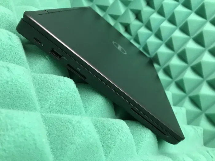 Ноутбук Б-клас Dell Latitude 5480 / 14" (1920x1080) IPS / Intel Core i5-7300U (2 (4) ядра по 2.6 - 3.5 GHz) / 8 GB DDR4 / 256 GB SSD / Intel HD Graphics 620 / WebCam / USB 3.1 / HDMI / Windows 10 б/в - зображення 7