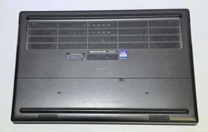 Мобільна робоча станція Dell Precision 7740 / 17,3" (1920x1080) IPS / Intel Core i7-9750H (6 (12) ядер по 2,6 - 4,5 ГГц) / 32 ГБ DDR4 / 512 ГБ SSD / nVidia Quadro RTX 4000, 8 ГБ GDDR6, 256-біт / HDMI / WebCam б/в - зображення 7