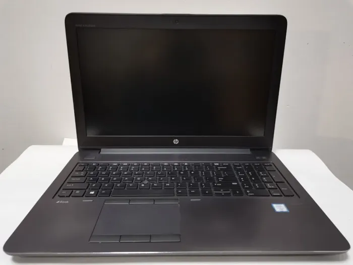 Мобільна робоча станція HP Zbook 15 G3 / 15.6" (1920x1080) IPS / Intel Xeon E3-1505M v5 (4 (8) ядра по 2.8 - 3.7 GHz) / 16 GB DDR4 / 512 GB SSD / nVidia Quadro M2000M, 4 GB GDDR5, 128-bit / WebCam / Windows 10 Pro б/в - зображення 2