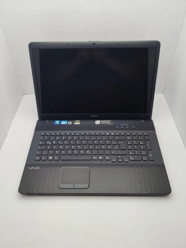 Ноутбук Sony VP173 / 17.3" (1600x900) TN / Intel Core i3-2310M (2 (4) ядра по 2.4 GHz) / 6 GB DDR3 / 500 GB HDD / nVidia GeForce 410M, 1 GB GDDR3, 64-bit / WebCam б/в - зображення 2