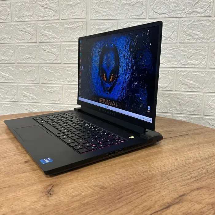 Ігровий ноутбук Dell Alienware m15 R6 / 15.6" (2560x1440) IPS / Intel Core i7-11800H (8 (16) ядер 2.3 - 4.6 GHz) / 16 GB DDR4 / 512 GB SSD / nVidia GeForce RTX 3060, 6 GB GDDR6, 192-bit / WebCam б/в - зображення 5