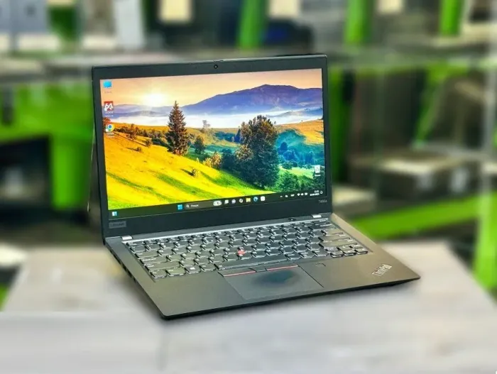 Ультрабук Б-клас Lenovo ThinkPad T495s / 14" (1920x1080) IPS / AMD Ryzen 7 PRO 3700U (4 (8) ядра по 2.3 - 4.0 GHz) / 16 GB DDR4 / 256 GB SSD M.2 / AMD Radeon Vega 10 Graphics / WebCam / Win 11 Pro б/в - зображення 3