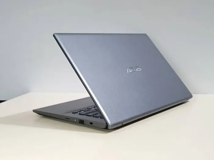 Ультрабук Б-клас Asus VivoBook X412DAP / 14" (1920x1080) TN / AMD Ryzen 3 3250U (2 (4) ядра по 2.6 - 3.5 GHz) / 12 GB DDR4 / 256 GB SSD / AMD Radeon RX Vega 3 Graphics / WebCam / Windows 11 Pro б/в - зображення 8