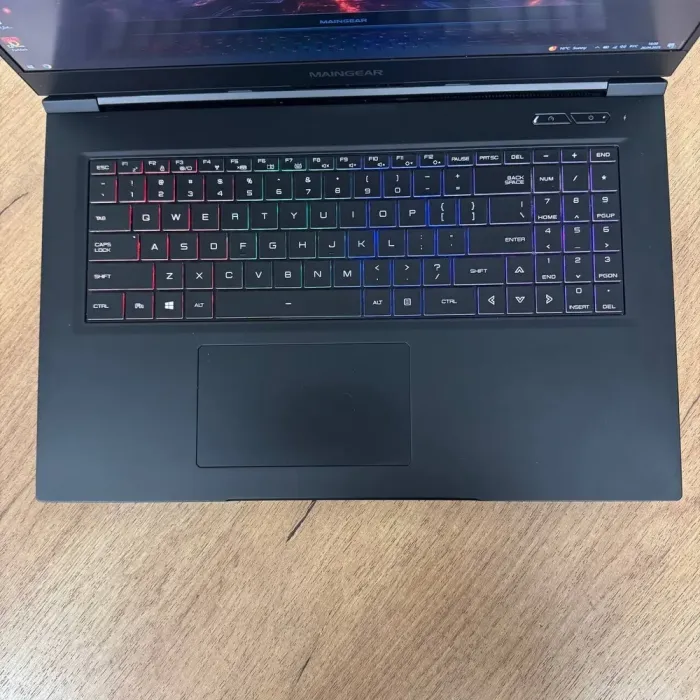 Ігровий ноутбук Б-клас Maingear Element MG-ELMT002-2070S / 17.3" (1920x1080) IPS / Intel Core i7-10875H (8 (16) ядер по 2.3 - 5.1 GHz) / 16 GB DDR4 / 512 GB SSD / nVidia GeForce RTX 2070 Super, 8 GB GDDR6, 256-bit / WebCam б/в - зображення 7
