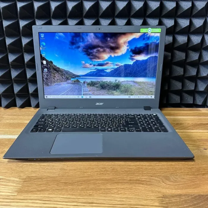 Ноутбук Acer Aspire E5-573 / 15.6" (1366x768) TN / Intel Core i3-5005U (2 (4) ядра по 2.0 GHz) / 8 GB DDR3 / 128 GB SSD / Intel HD Graphics 5500 / WebCam / DVD-ROM б/в - зображення 2