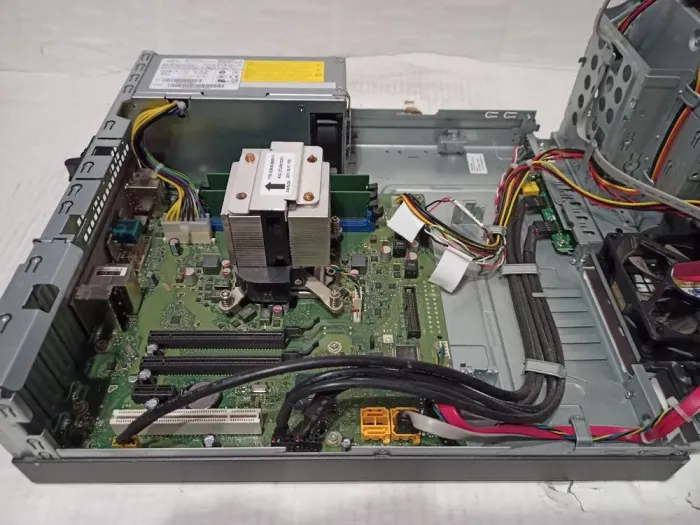 ПК Fujitsu Esprimo E700 E85+ SFF / Core i3-2100 (2(4) ядра по 3.1GHz) / 4GB DDR3 / 250GB HDD / HD Graphics 2000 / DVD-ROM б/в - зображення 5