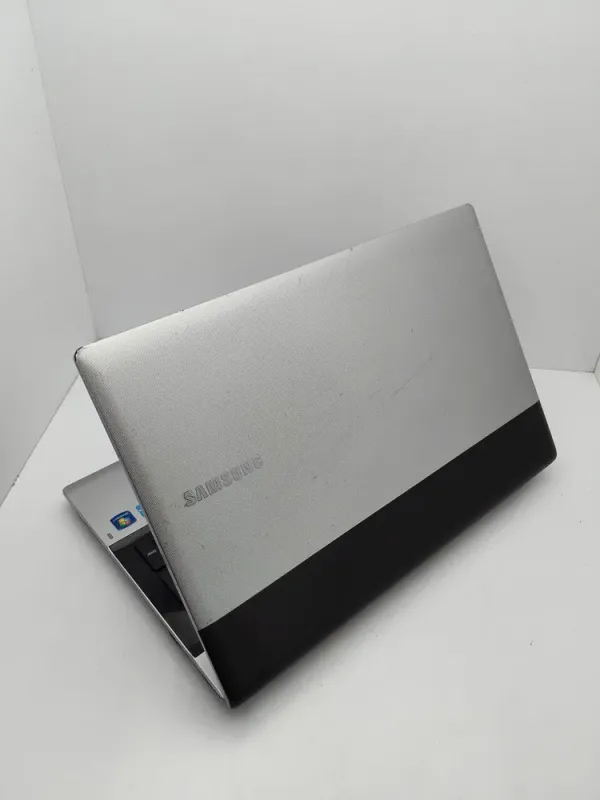 Ноутбук Samsung RV520 / 15.6" (1366x768) TN / Intel Core i5-2410M (2 (4) ядра по 2.3 - 2.9 GHz) / 6 GB DDR3 / 320 GB HDD / Intel HD Graphics 3000 / WebCam б/в - зображення 8