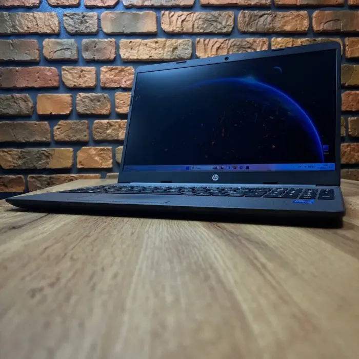 Ноутбук Б-клас HP 250 G9 (6F216EA) / 15.6" (1920x1080) IPS / Intel Core i5-1235U (10 (12) ядер по 3.3 - 4.4 GHz) / 16 GB DDR5 / 512 GB SSD / Intel Iris Xe Graphics / WebCam / HDMI б/в - зображення 4