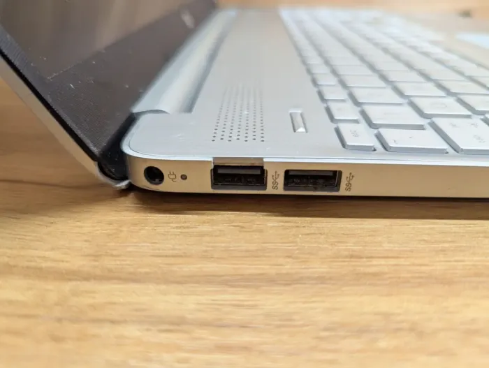 Ноутбук Б-клас HP 15-dy1043dx / 15.6" (1366x768) TN / Intel Core i3-1005G1 (2 (4) ядра по 1.2 - 3.4 GHz) / 8 GB DDR4 / 256 GB SSD / Intel UHD Graphics / WebCam / Windows 10 б/в - зображення 3