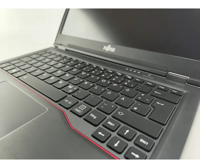 Нетбук Fujitsu LifeBook U729 / 12.5" (1920x1080) IPS / Intel Core i3-8145U (2 (4) ядра по 2.1 - 3.9 GHz) / 8 GB DDR4 / 240 GB SSD / Intel UHD Graphics / WebCam б/в - зображення 3