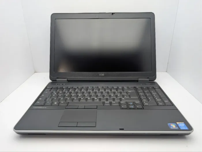 Ноутбук Dell Latitude E6540 / 15.6" (1920x1080) TN / Intel Core i5-4200M (2 (4) ядра по 2.5 - 3.1 GHz) / 8 GB DDR3 / 1000 GB HDD / Intel HD Graphics 4600 / DVD-ROM б/в - зображення 3