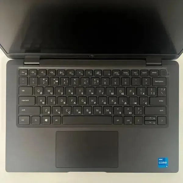 Ультрабук Dell Latitude 7420 / 14" (1920x1080) IPS / Intel Core i5-1135G7 (4 (8) ядра по 2.4 - 4.2 GHz) / 8 GB DDR4 / 512 GB SSD / Intel Iris Xe Graphics / WebCam / TouchID б/в - зображення 3