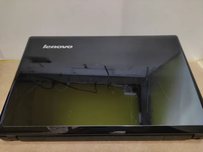 Ноутбук Lenovo G580 / 15.6" (1366x768) TN / Intel Celeron B830 (2 ядра по 1.8 GHz) / 4 GB DDR3 / 120 GB SSD / Intel HD Graphics / WebCam / DVD-RW б/в - зображення 4