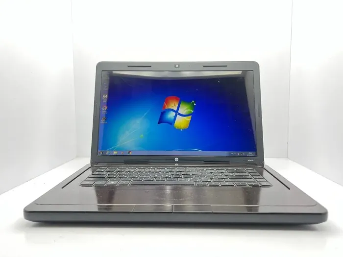 Ноутбук Б-клас HP 635 / 15.6" (1366x768) TN / AMD E-350 (2 ядра по 1.6 GHz) / 4 GB DDR3 / 120 GB SSD / AMD Radeon HD 6310 Graphics / WebCam б/в - зображення 2