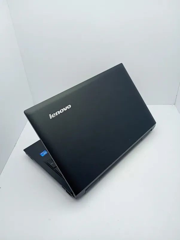 Ноутбук Lenovo IdeaPad B570 / 15.6" (1366x768) TN / Intel Pentium B970 (2 ядра по 2.3 GHz) / 6 GB DDR3 / 320 GB HDD / Intel HD Graphics / WebCam б/в - зображення 8
