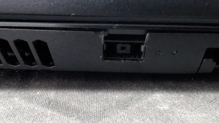 Ігровий ноутбук Б-класу Lenovo IdeaPad Gaming 3 15IHU6 / 15,6" (1920x1080) IPS / Intel Core i5-11300H (4 (8) ядра по 2,6 - 4,4 ГГц) / 16 ГБ DDR4 / 480 ГБ SSD / nVidia GeForce GTX 1650, 4 ГБ GDDR6, 128-біт / Веб-камера б/в - зображення 6