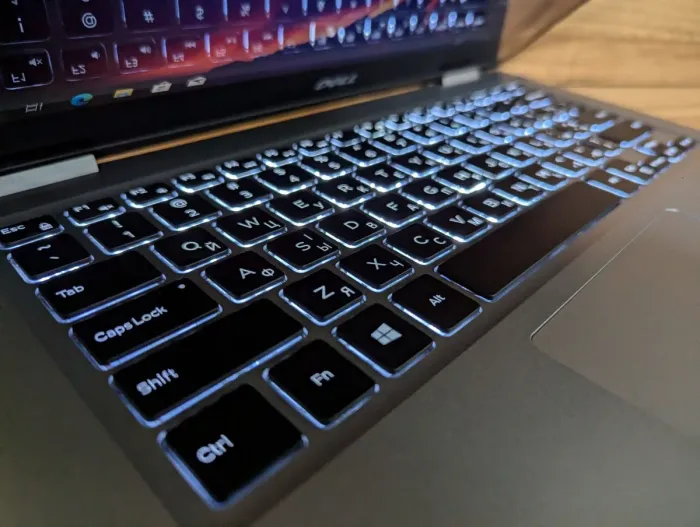 Ноутбук Б-клас Dell Inspiron 13-5368 / 13.3" (1920x1080) IPS / Intel Core i5-6200U (2 (4) ядра по 2.3 - 2.8 GHz) / 8 GB DDR4 / 240 GB SSD / Intel HD Graphics 520 / WebCam / Windows 10 б/в - зображення 6