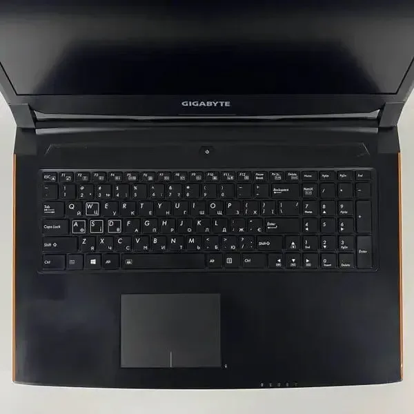 Ігровий ноутбук Б-клас Gigabyte P57 / 17.3" (1920x1080) IPS / Intel Core i7-6700HQ (4 (8) ядра по 2.6 - 3.5 GHz) / 16 GB DDR4 / 512 GB SSD / nVidia GeForce GTX 1070, 8 GB GDDR5, 256-bit / WebCam / HDMI б/в - зображення 5