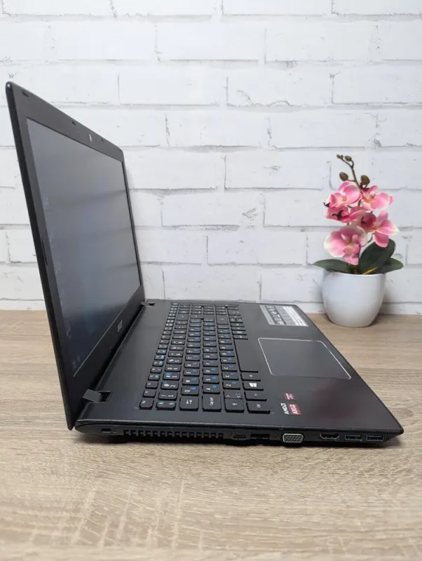 Ноутбук Б-клас Acer Aspire E 15 / 15.6" (1366x768) TN / AMD A10-9600P (4 ядра по 2.4 - 3.3 GHz) / 16 GB DDR3 / 256 GB SSD / AMD Radeon R7 M340, 1 GB GDDR3, 64-bit / WebCam б/в - зображення 6