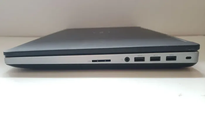 Мобільна робоча станція Dell Precision 7510 / 15.6" (3840x2160) IPS / Intel Core i7-6820HQ (4 (8) ядра по 2.7 - 3.6 GHz) / 32 GB DDR4 / 512 GB SSD + 500 GB HDD / AMD FirePro W5170M, 2 GB GDDR5, 128-bit / WebCam / Win 10 Pro б/в - зображення 6