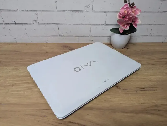 Ноутбук Б-клас Sony SVF153A1YM / 15.6" (1366x768) TN / Intel Core i5-4200U (2 (4) ядра по 1.6 - 2.6 GHz) / 8 GB DDR3 / 256 GB SSD / nVidia GeForce GT 740M, 2 GB GDDR3, 64-bit / WebCam / DVD-ROM б/в - зображення 10