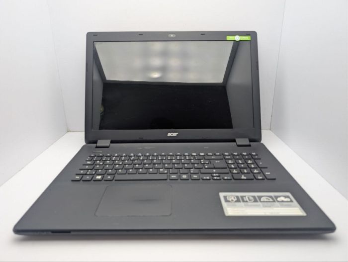 Ноутбук Acer Aspire ES1-731 / 17.3" (1600x900) TN / Intel Pentium N3700 (4 ядра по 1.6 - 2.4 GHz) / 8 GB DDR3 / 120 GB SSD / Intel HD Graphics / WebCam / DVD-ROM б/в - зображення 3