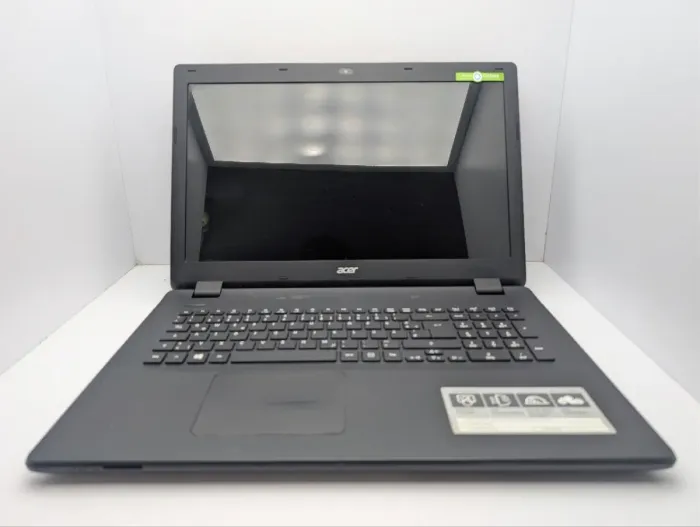 Ноутбук Acer Aspire ES1-731 / 17.3" (1600x900) TN / Intel Pentium N3700 (4 ядра по 1.6 - 2.4 GHz) / 8 GB DDR3 / 120 GB SSD / Intel HD Graphics / WebCam / DVD-ROM б/в - зображення 3