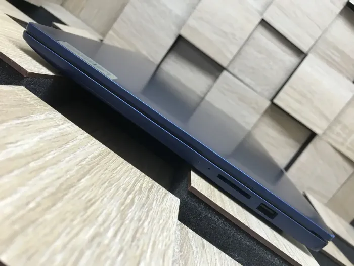 Ноутбук Б-клас Lenovo IdeaPad Slim 3 15IRU8 / 15.6" (1920x1080) IPS Touch / Intel Core i5-1335U (10 (12) ядра по 3.4 - 4.6 GHz) / 8 GB DDR4 / 256 GB SSD M.2 / Intel Iris Xe Graphics / WebCam б/в - зображення 6