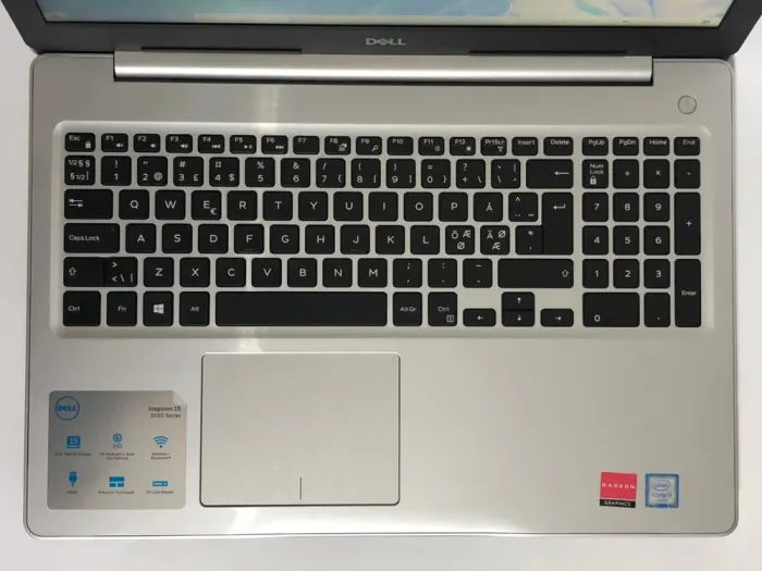 Ноутбук Б-клас Dell Inspiron 15 5570 / 15.6" (1920x1080) TN / Intel Core i3-6006U (2 (4) ядра по 2.0 GHz) / 8 GB DDR4 / 256 GB SSD / AMD Radeon R7 M460, 2 GB GDDR5, 64-bit / WebCam / Win 10 Home б/в - зображення 8