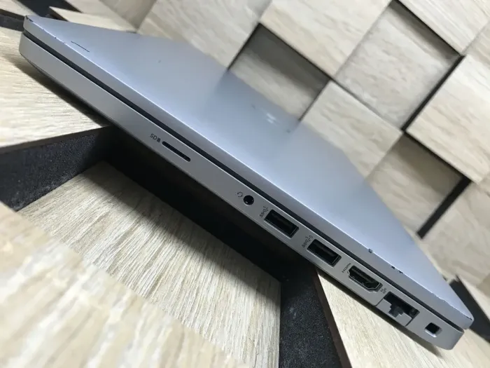 Ультрабук Dell Latitude 5430 / 14" (1920x1080) IPS / Intel Core i5-1235U (10 (12) ядер по 1.3 - 4.4 GHz) / 8 GB DDR4 / 240 GB SSD M.2 / Intel Iris Xe Graphics / WebCam / USB 3.2 / HDMI / Windows 10 б/в - зображення 6