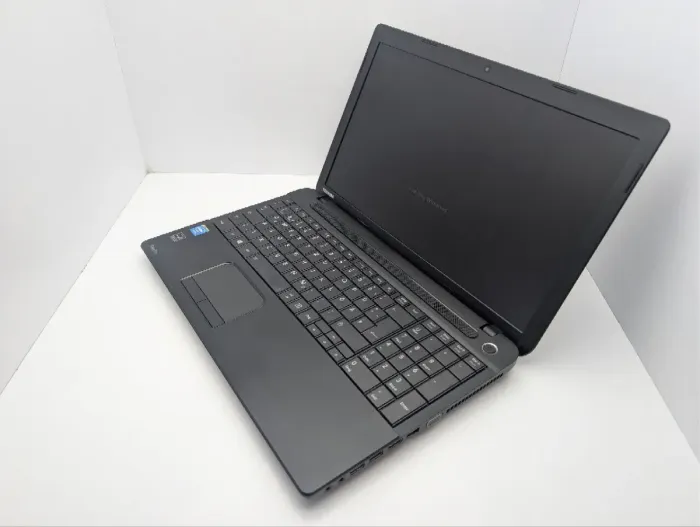Ноутбук Toshiba Satellite C50-A / 15.6" (1366x768) TN / Intel Celeron N2820 (2 ядра по 2.13 - 2.39 GHz) / 8 GB DDR3 / 250 GB HDD / Intel HD Graphics / WebCam / DVD-ROM б/в - изображение 7