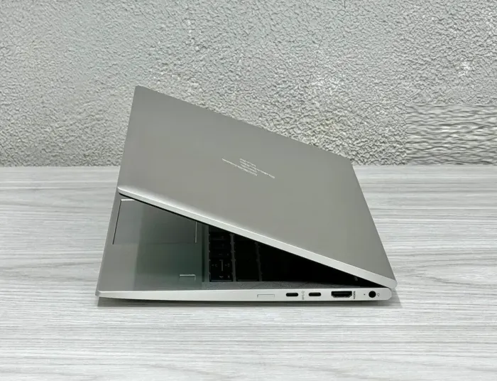 Ультрабук HP EliteBook 835 G8 / 13.3" (1920x1080) IPS / AMD Ryzen 5 Pro 5650U (6 (12) ядер по 2.3 - 4.2 GHz) / 16 GB DDR4 / 256 GB SSD M.2 / AMD Radeon Vega Graphics / WebCam / Win 11 Pro б/в - зображення 5