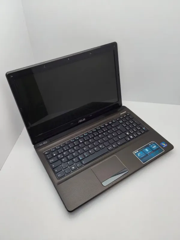 Ноутбук Asus K52 / 15.6" (1366x768) TN / Intel Core i3-350M (2 (4) ядра по 2.26 GHz) / 6 GB DDR3 / 320 GB HDD / AMD Radeon HD 5400 / WebCam б/в - зображення 3