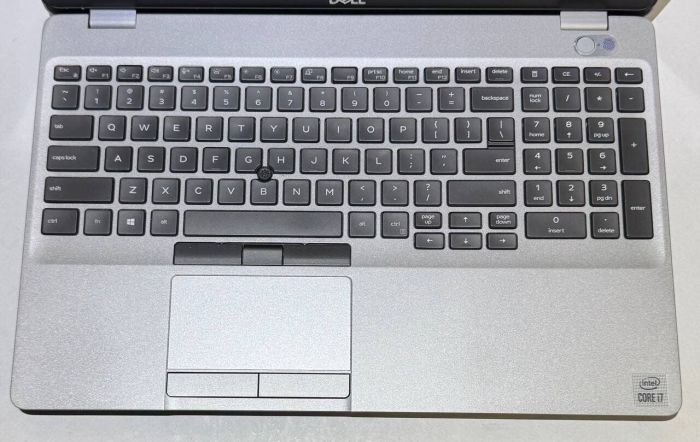 Мобільна робоча станція Dell Precision 3550 / 15,6" (1366x768) TN / Intel Core i7-10610U (4 (8) ядра по 1,8 - 4,9 ГГц) / 16 ГБ DDR4 / 256 ГБ SSD / nVidia Quadro P520, 2 ГБ GDDR5, 64-біт / WebCam б/в - зображення 4