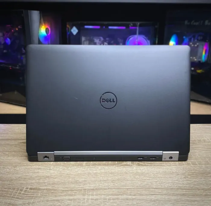 Мобільна робоча станція Dell Precision 3510 / 15.6" (1920x1080) TN / Intel Core i7-6820HQ (4 (8) ядра по 2.7 - 3.6 GHz) / 8 GB DDR4 / 256 GB SSD / AMD Radeon R9 M360, 2 GB GDDR5, 128-bit / WebCam б/в - зображення 7