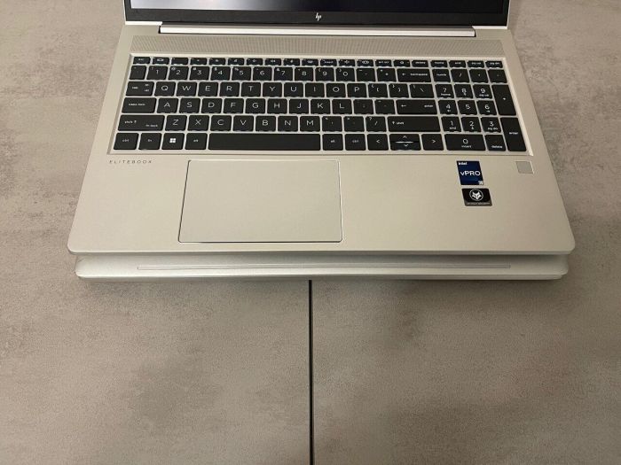 Ультрабук Б-клас HP EliteBook 650 G9 / 15.6" (1920x1080) IPS / Intel Core i5-1245U (10 (12) ядер 3.3 - 4.4 GHz) / 16 GB DDR4 / 256 GB SSD M.2 / Intel Iris Xe Graphics / Fingerprint / WebCam б/в - зображення 4