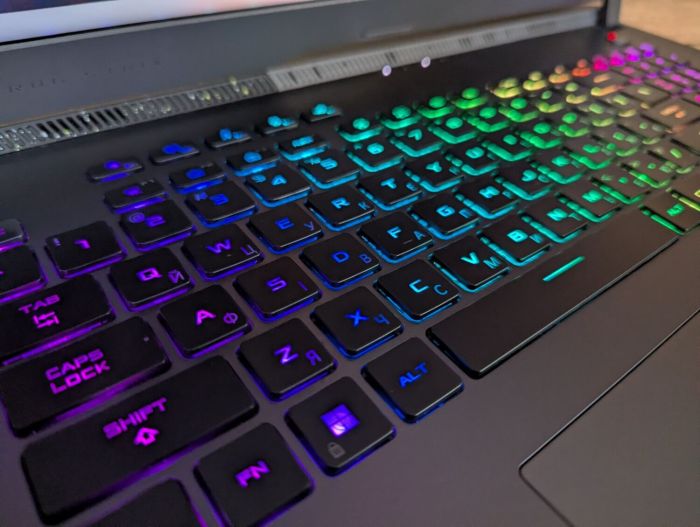 Ігровий ноутбук Asus ROG Strix G713PI / 17.3" (2560x1440) IPS / AMD Ryzen 9 7945HX (16 (32) ядер по 2.5 - 5.4 GHz) / 32 GB DDR5 / 1000 GB SSD / nVidia GeForce RTX 4070, 8 GB GDDR6, 128-bit / WebCam / Windows 11 б/в - зображення 7