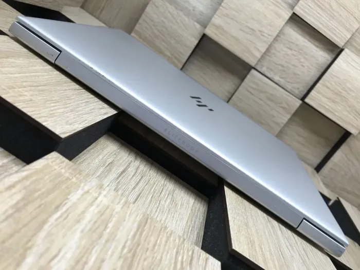 Ультрабук HP EliteBook 830 G5 / 13.3" (1920x1080) IPS / Intel Core i7-8650U (4 (8) ядра по 1.9 - 4.2 GHz) / 8 GB DDR4 / 256 GB SSD M.2 / Intel UHD Graphics 620 / WebCam / USB 3.1 / HDMI б/в - зображення 7