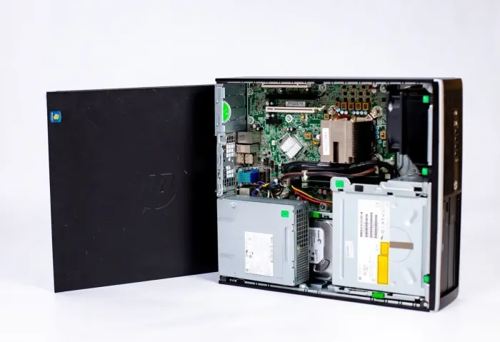 Комп'ютер HP Compaq Elite 8300 SFF / Intel Core i3-3220 (2(4) ядра по 3.3GHz) / 8 GB DDR3 / 500 GB HDD /HD Graphics 2500 / DVD-ROM / USB 3.0 / DisplayPort б/в - зображення 4