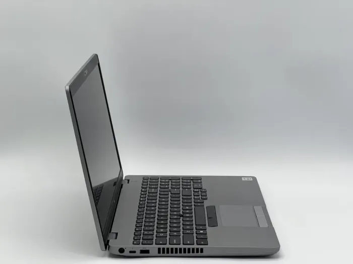 Мобільна робоча станція Dell Precision 3551 / 15.6" (1920x1080) IPS / Intel Core i7-10850H (6 (12) ядер по 2.7 - 5.1 GHz) / 16 GB DDR4 / 480 GB SSD / nVidia Quadro P620, 4 GB GDDR5, 128-bit / WebCam б/в - зображення 3