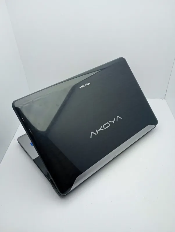 Ноутбук Acer Medion E7222 / 17.3" (1600x900) TN / Intel Core i5-2540M (2 (4) ядра по 2.6 - 3.3 GHz) / 6 GB DDR3 / 120 GB SSD / Intel HD Graphics 3000 / WebCam / Не тримає б/в - зображення 7