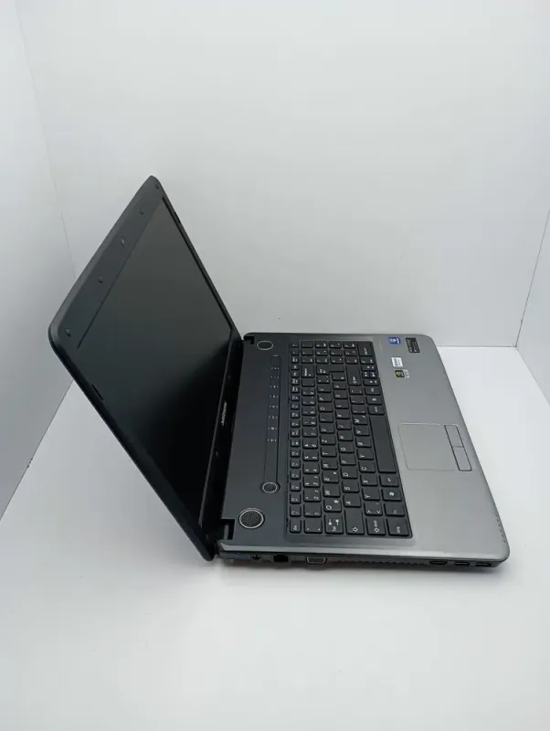Ноутбук Acer Medion 156 / 15.6" (1366x768) TN / Intel Core i5-2450M (2 (4) ядра по 2.5 - 3.1 GHz) / 6 GB DDR3 / 320 GB HDD / nVidia GeForce GT 630M АКБ не тримає б/в - зображення 5